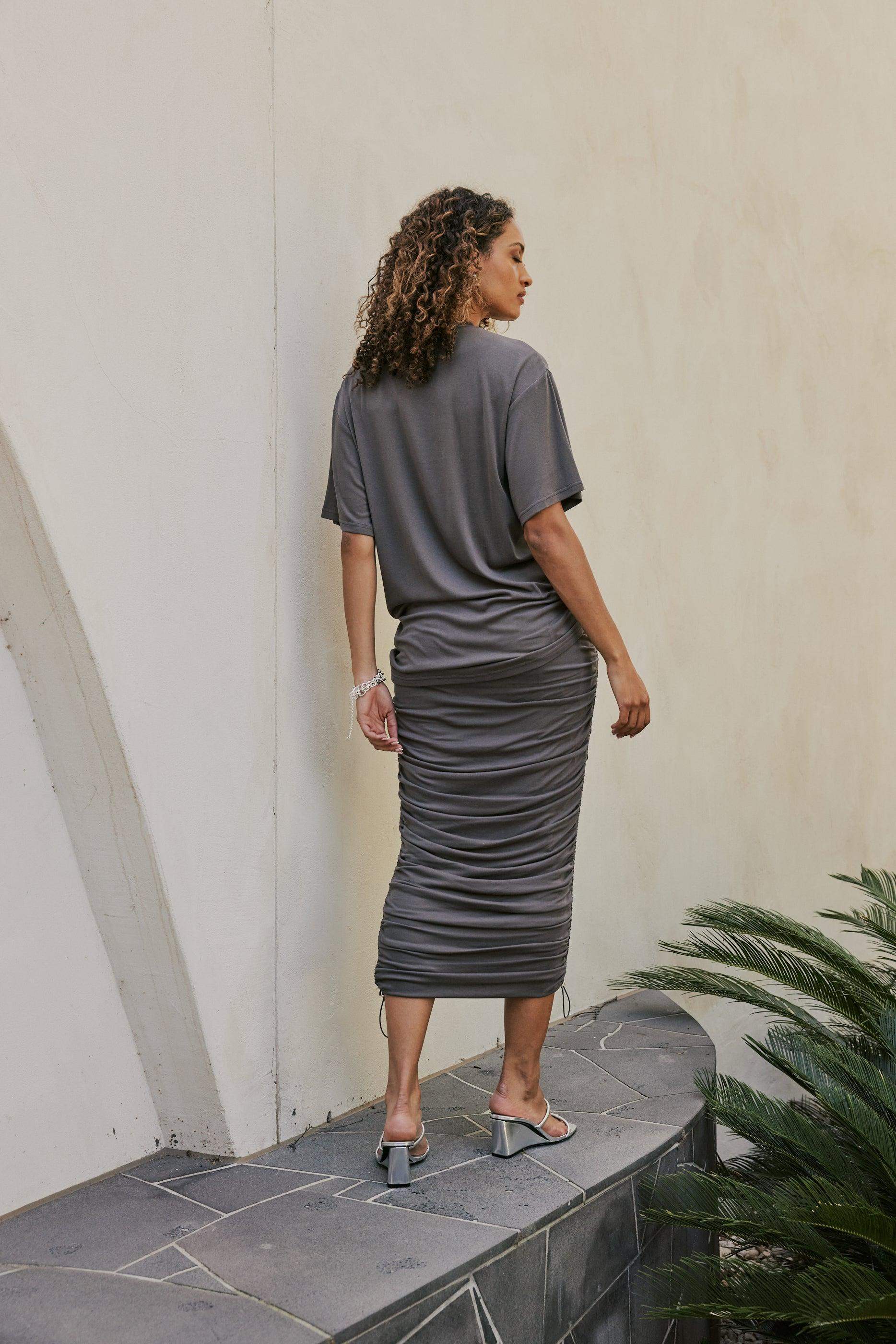CURAAE Esme Short Sleeves Crew Rib T-Shirt in Grey