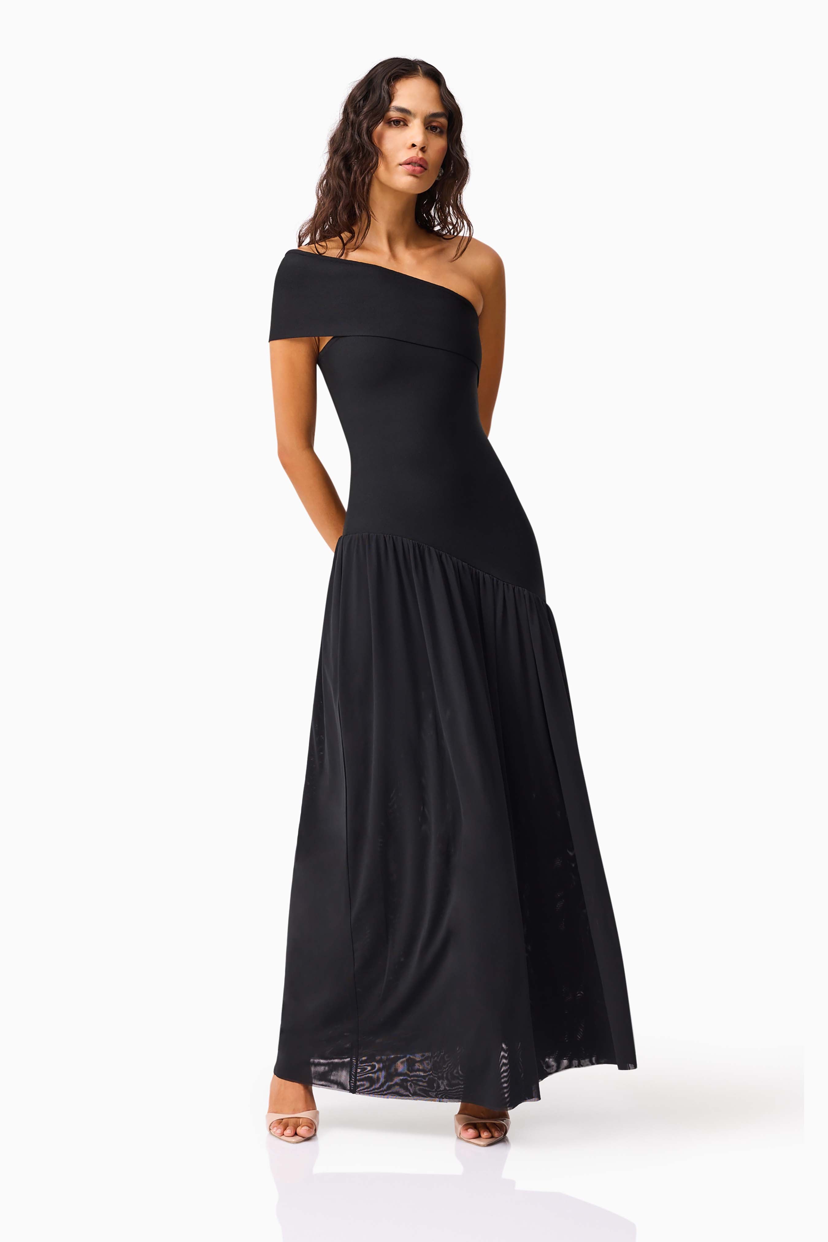 Jesselle Off The Shoulder Gown in Black