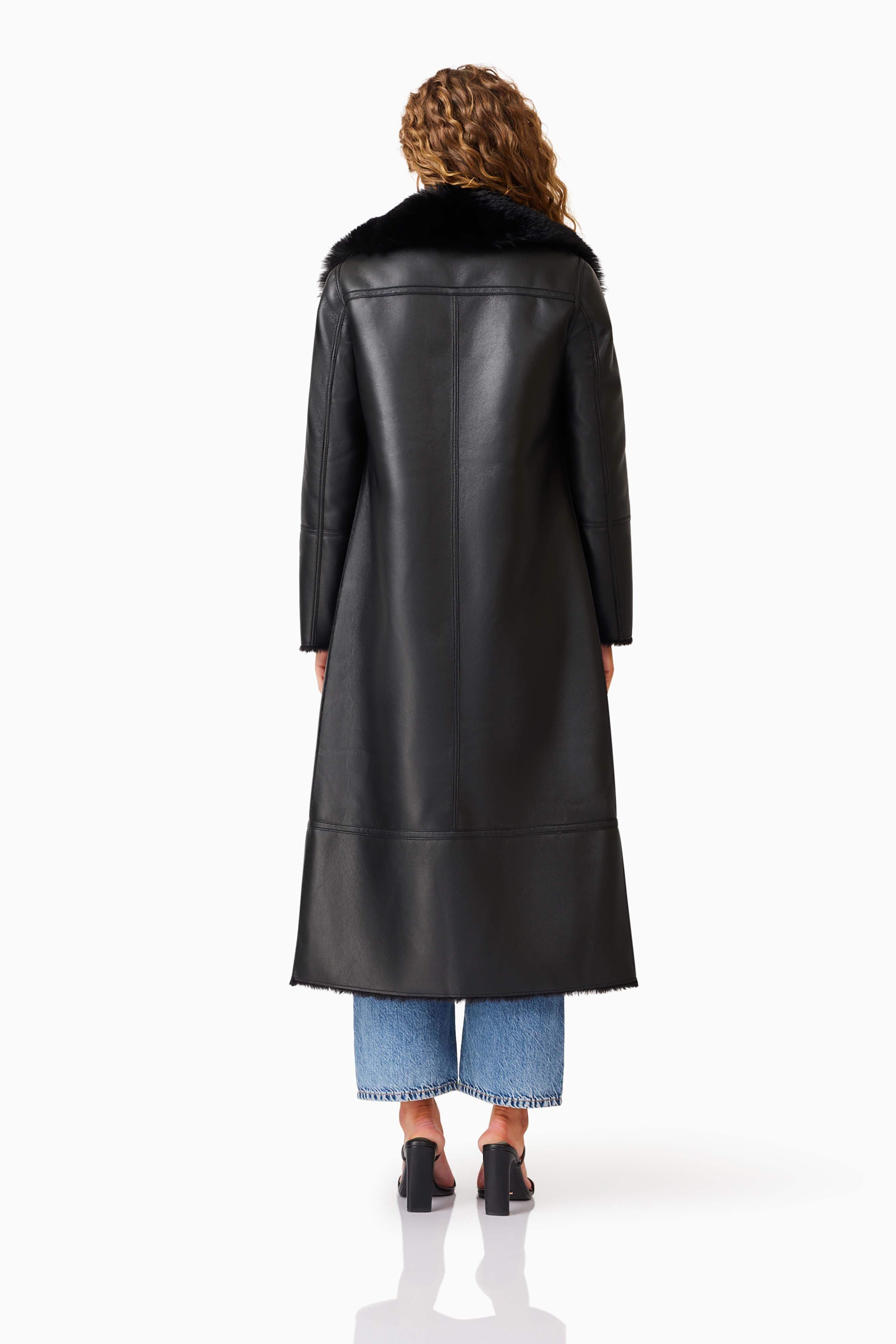 Quebec Coat in Black