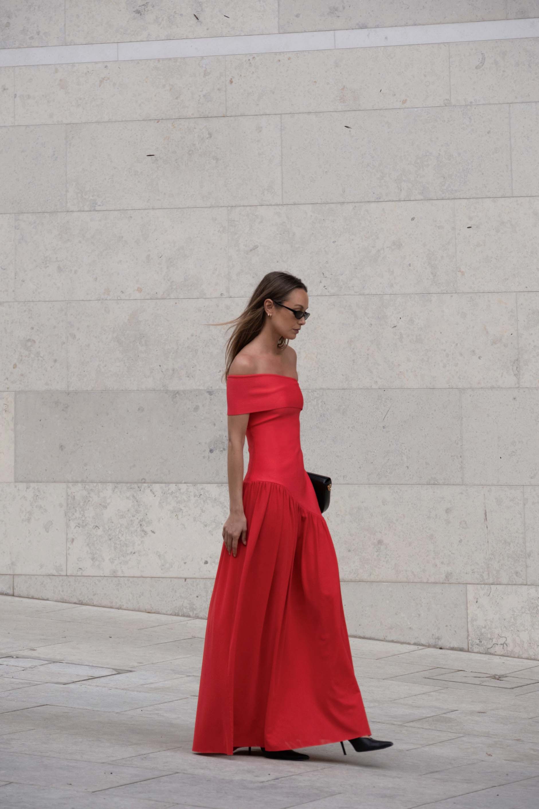 Jesselle Off The Shoulder Gown in Red